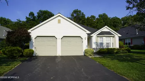 48 Ivy Hill Rd, Lakewood, NJ 08701