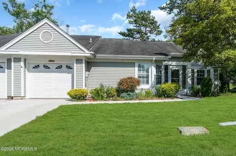 1016 Buckingham Dr # B, Manchester, NJ 08759
