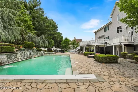 9 Landmark Ln, Marlboro, NJ 07746