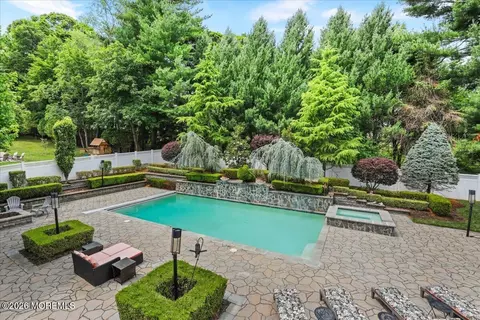 9 Landmark Ln, Marlboro, NJ 07746