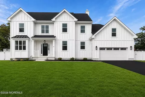 2 Southern Blvd, Bayville, NJ 08721