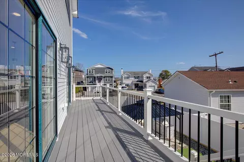 Exterior - 5 Shore Pine Dr, Brick, NJ 08723 photo 4 of 7