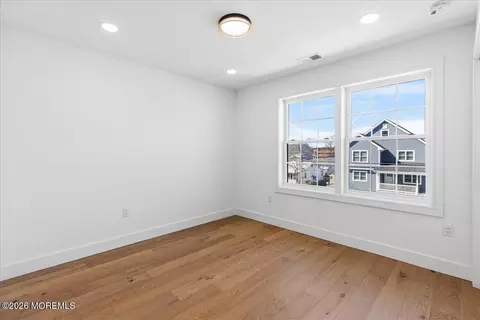 Bedroom - 5 Shore Pine Dr, Brick, NJ 08723 photo 4 of 4