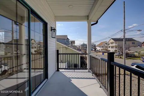 Exterior - 5 Shore Pine Dr, Brick, NJ 08723 photo 6 of 7