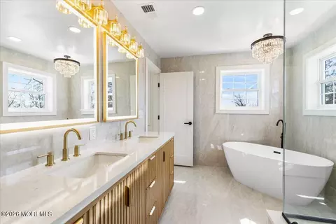 Bath - 5 Shore Pine Dr, Brick, NJ 08723 photo 4 of 7