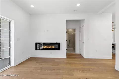 Living - 5 Shore Pine Dr, Brick, NJ 08723 photo 6 of 7
