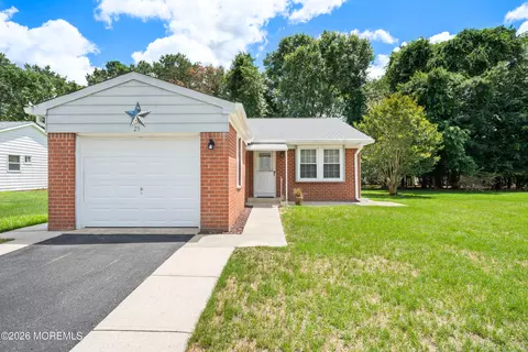 25 Constitution Blvd, Whiting, NJ 08759