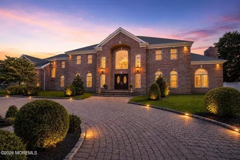 1374 Cabernet Ct, Toms River, NJ 08753