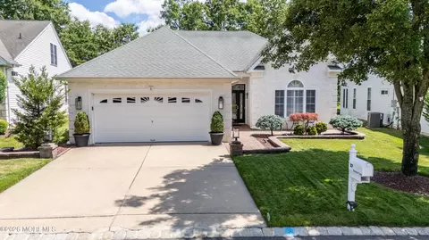 37 Inverness Ln, Jackson, NJ 08527