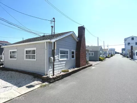 Exterior - 24 E Chadwick Way, Lavallette, NJ 08735 photo 2 of 4