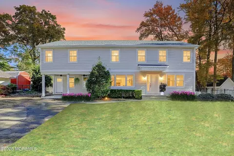 243 Woodcrest Rd, Oakhurst, NJ 07755