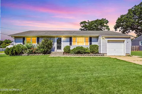 501 Burnside St, Toms River, NJ 08757