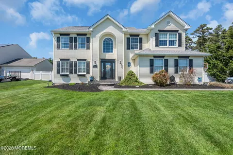 9 Eagle Ridge Ln, West Creek, NJ 08092