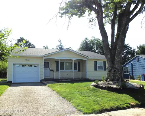 36 Gower Ct, Toms River, NJ 08757
