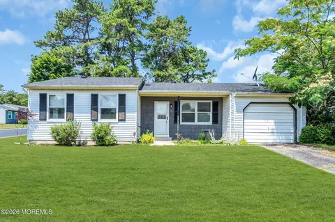 14 S Chestnut Ave, Whiting, NJ 08759