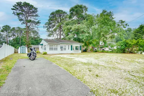 Exterior - 117 Beach Blvd, Forked River, NJ 08731 photo 2 of 5