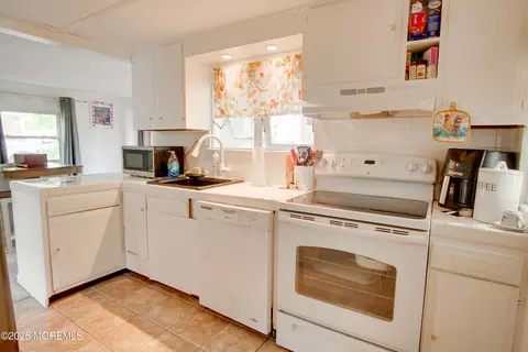 Kitchen - 117 Beach Blvd, Forked River, NJ 08731 photo 1 of 1