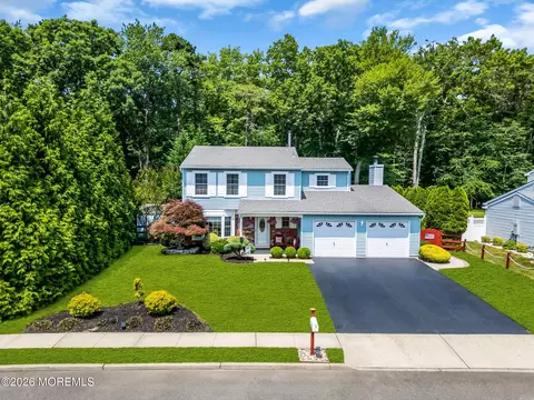 10 Yellowstone Ln, Howell, NJ 07731