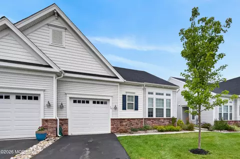 18 Gulfstream Rd, New Egypt, NJ 08533