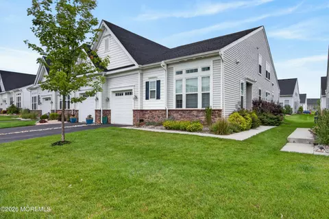 18 Gulfstream Rd, New Egypt, NJ 08533