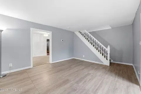 90 Fulton St, Keyport, NJ 07735