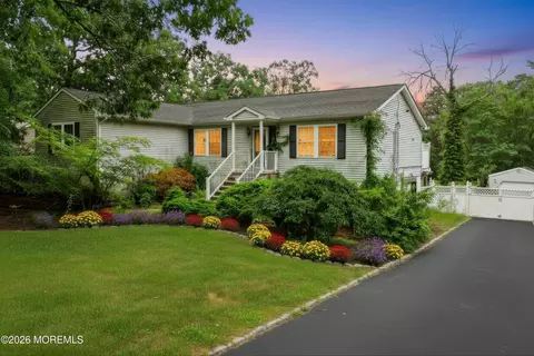 2121 Ridgeway Rd, Toms River, NJ 08757