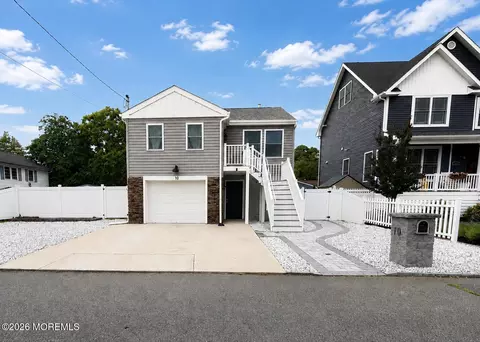 10 Pine Tree Rd, Toms River, NJ 08753