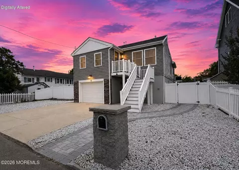 10 Pine Tree Rd, Toms River, NJ 08753