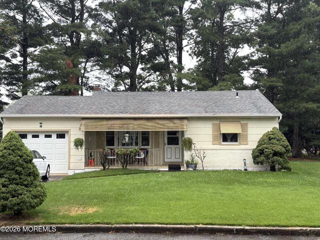 34 Brian Ct, Toms River, NJ 08757