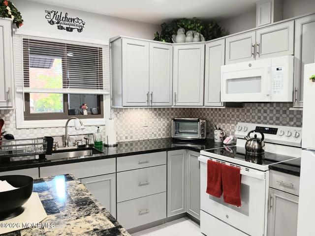 48 Ellsworth Ct, Red Bank, NJ 07701