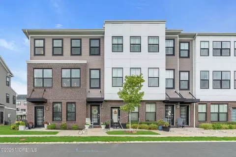 31 Midway Rd N, Eatontown, NJ 07724