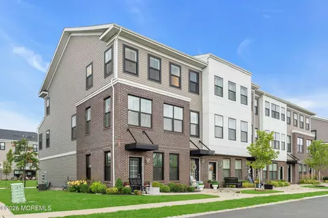 31 Midway Rd N, Eatontown, NJ 07724