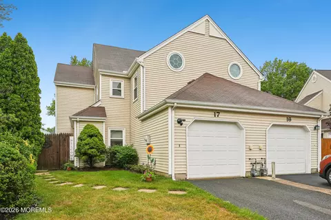 17 Cooper Ct, Freehold, NJ 07728