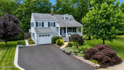 38 Spruce Dr, Shrewsbury, NJ 07702