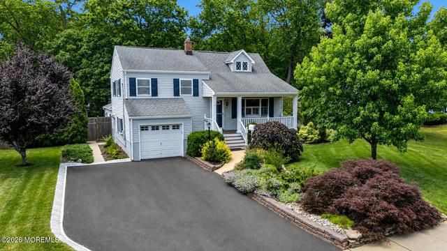 38 Spruce Dr, Shrewsbury, NJ 07702