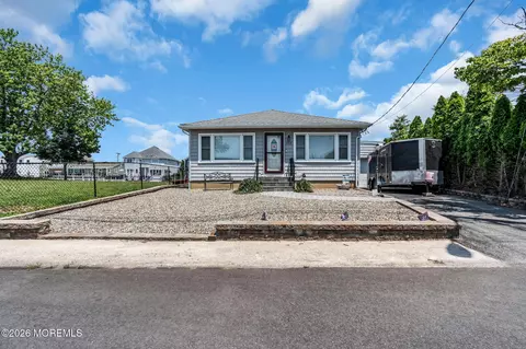 759 Francis Dr, Toms River, NJ 08753