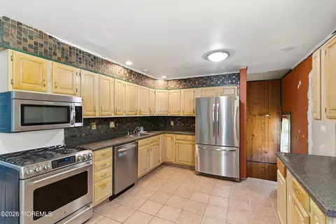 Kitchen - 3 Xavier Dr, Jackson, NJ 08527 photo 2 of 4