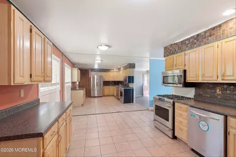 Kitchen - 3 Xavier Dr, Jackson, NJ 08527 photo 4 of 4