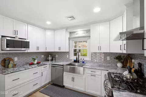 Kitchen - 14 Juniper Pl, Matawan, NJ 07747 photo 4 of 5