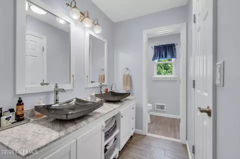 Bath - 19 Red Maple Dr, Brick, NJ 08724 photo 1 of 3
