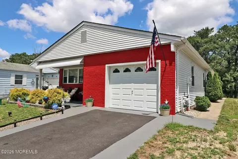 112 Santiago Dr, Toms River, NJ 08757