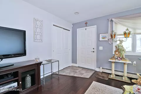 112 Santiago Dr, Toms River, NJ 08757