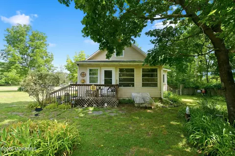 14 Sunset Ave, Toms River, NJ 08755