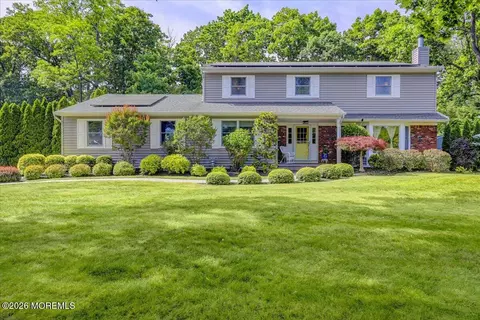 33 Stonehenge Dr, Ocean, NJ 07712