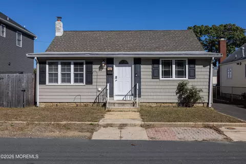 25 Hart St, Keansburg, NJ 07734