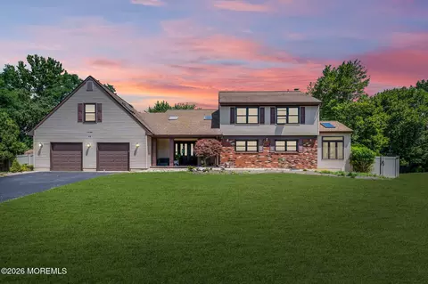 48 Alexandria Dr, Manalapan, NJ 07726