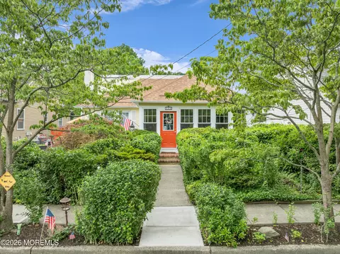44 Broad St, Toms River, NJ 08753