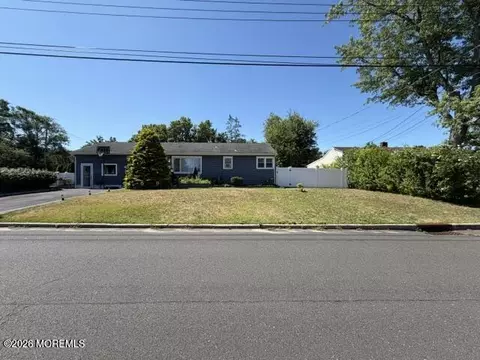 10 Maurice Ave, Holmdel, NJ 07733