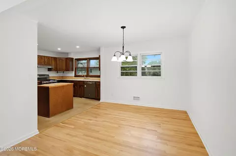 Dining - 37 Daniel Dr, Matawan, NJ 07747 photo 1 of 1
