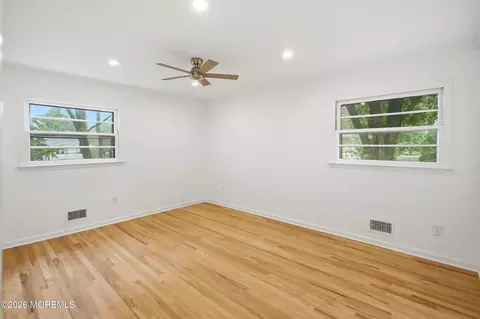 Bedroom - 37 Daniel Dr, Matawan, NJ 07747 photo 2 of 4